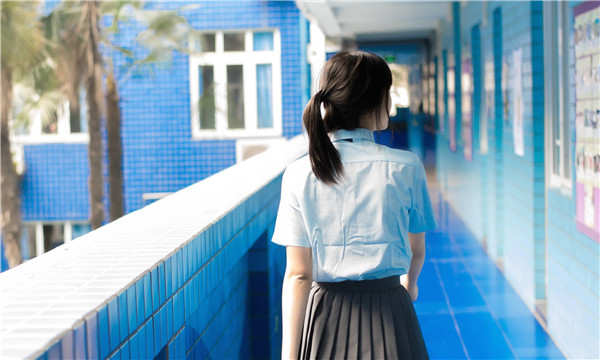 新抚如何找到一个可以帮助我生孩子的女人？